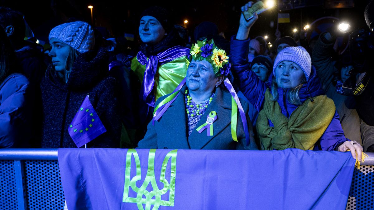Za Ukrajinu. Tisíce lidí v Praze podpořily odpor proti Rusům